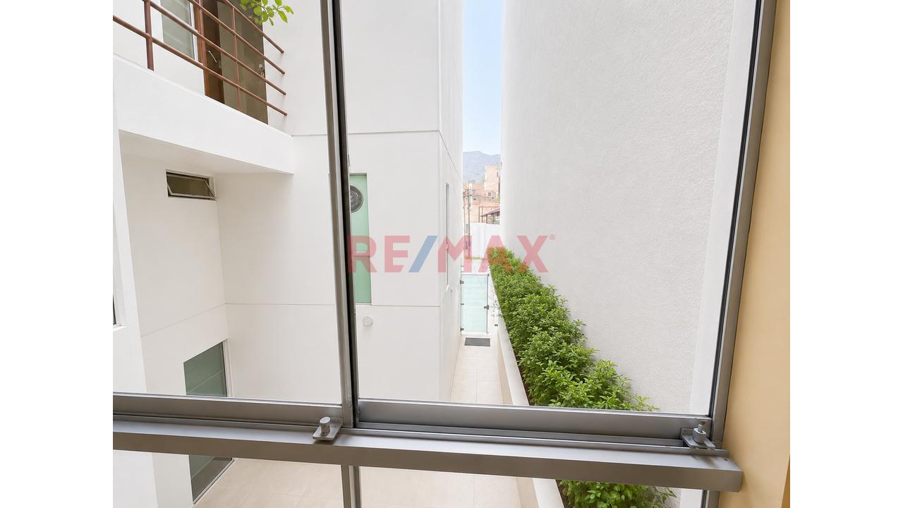 ¡Bello Dúplex Con Patio Privado! En Ate Vitarte - 11