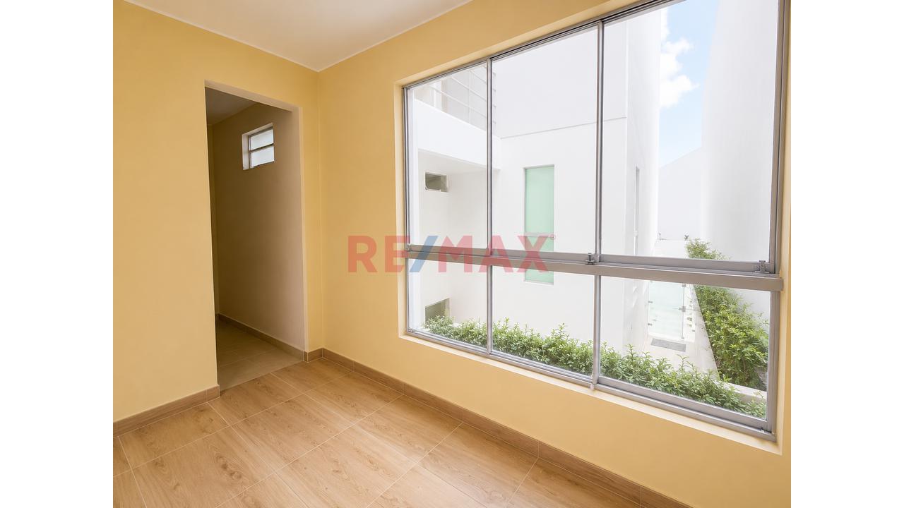 ¡Bello Dúplex Con Patio Privado! En Ate Vitarte - 9