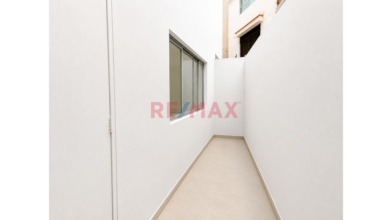 ¡Bello Dúplex Con Patio Privado! En Ate Vitarte - 16