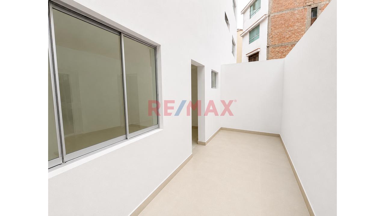 ¡Bello Dúplex Con Patio Privado! En Ate Vitarte - 17