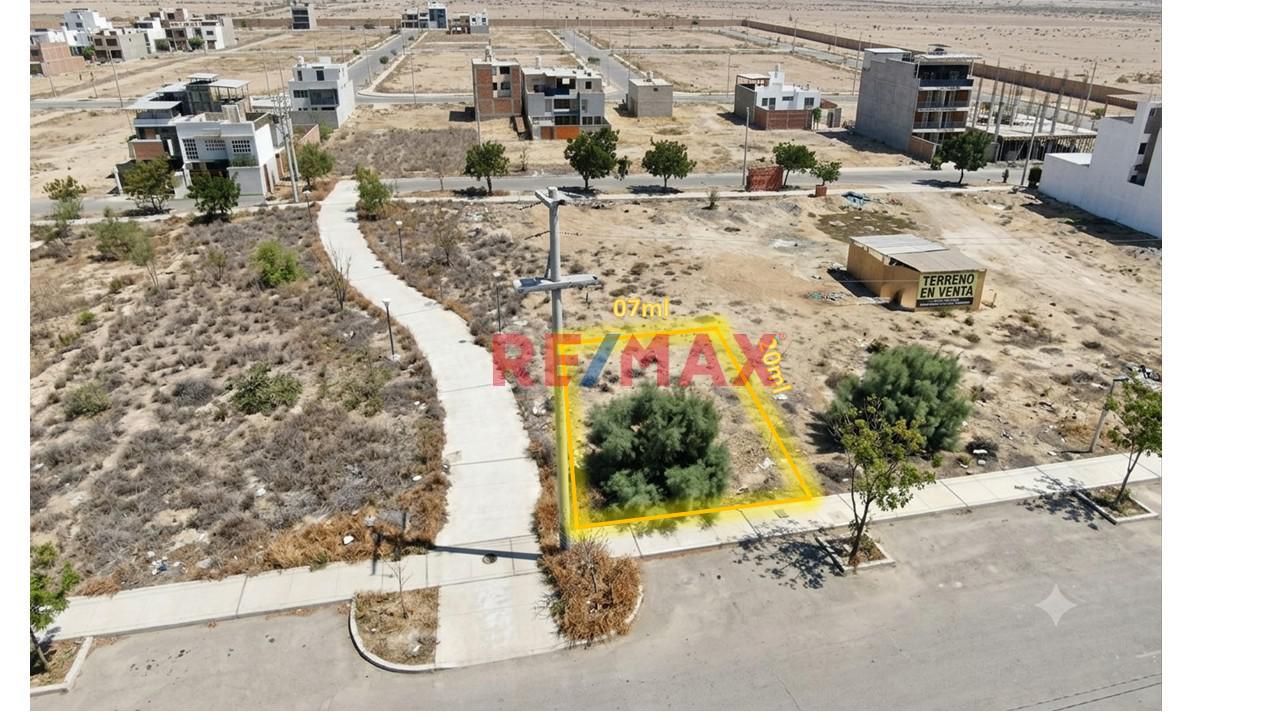 Venta En Esquina De Terreno De Ocasion En Boulevark Park Plaza Ek 37