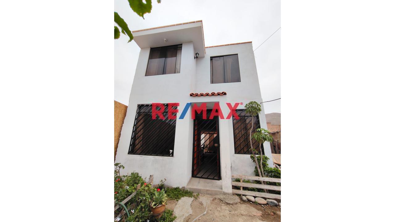 Venta Exclusiva Casa De Dos Piso En Santa Rosa. - 1