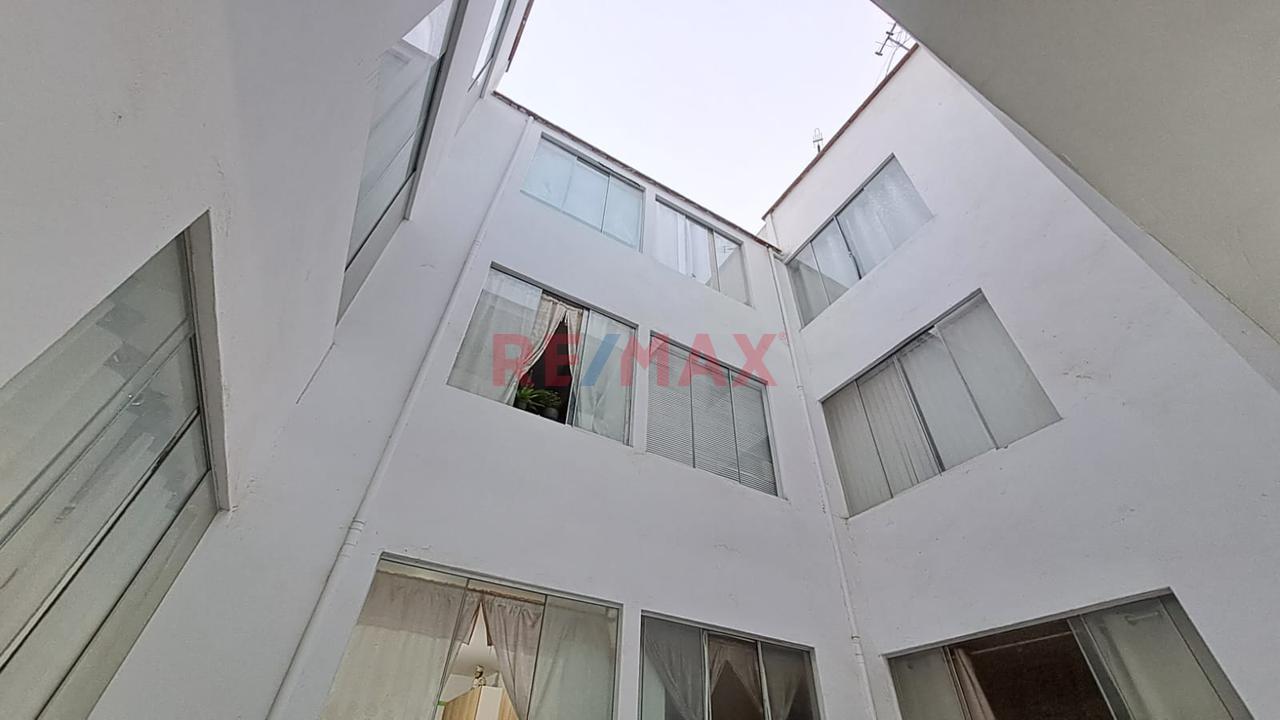 Departamento En 3Er Piso En Venta, Edificio Con Ascensor - 12