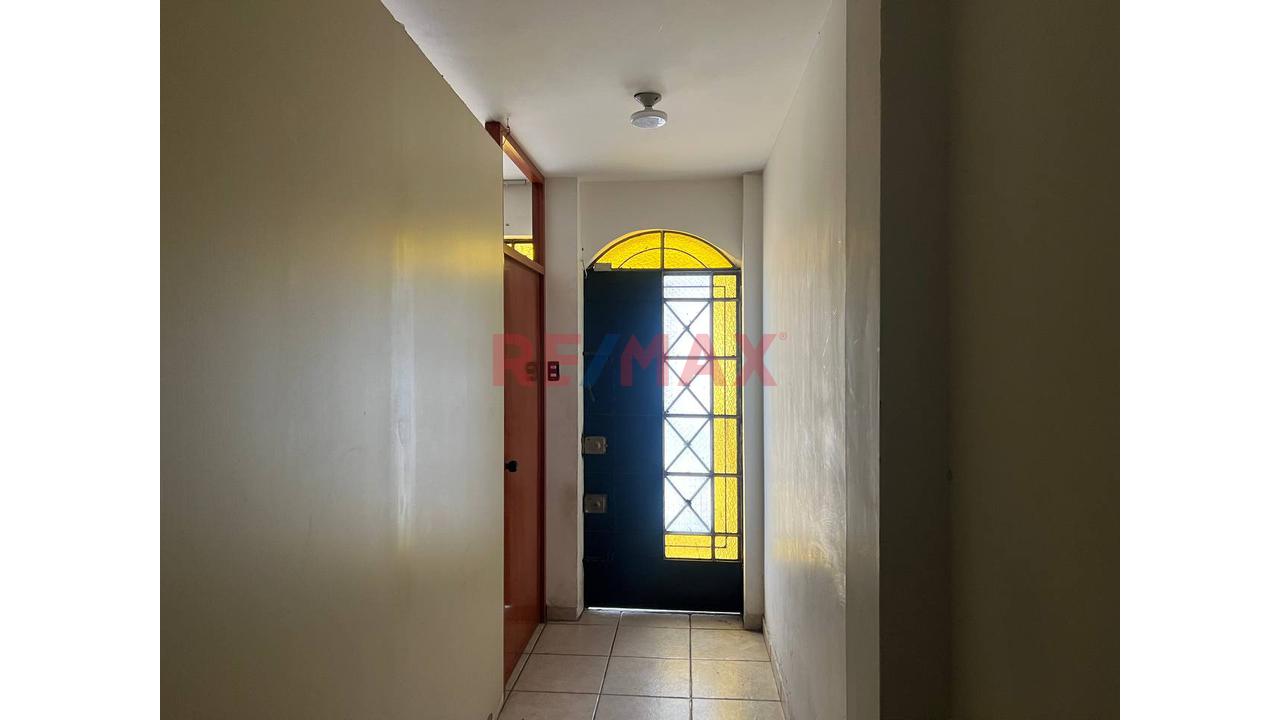 🏡 ¡Amplia Casa De 3 Pisos En San Martín De Porres! — foto 4