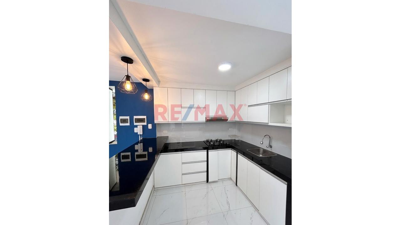 ✔✔Alquilo Linda Casa De Semiestreno ❗❕En Corales 2 Piura 📌En Esquina Al Costado De Parque📌 📐103 M2 Confort, Espacio Y Tranquilidad ✔✔ - 2