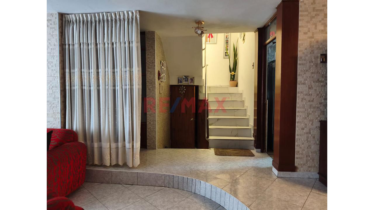 Casa En Venta En Urb. La Colonial - 3