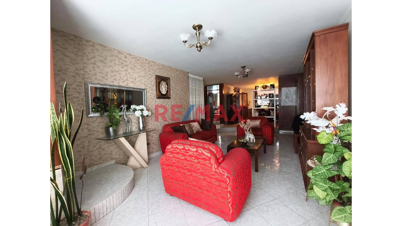 Casa En Venta En Urb. La Colonial
