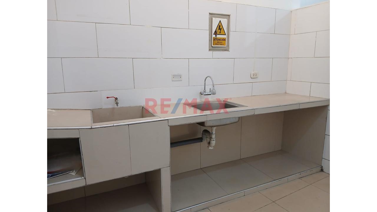 Alquiler De Local Comercial 90M² En 1Er Piso – Urb. Ingeniería, Smp — foto 9