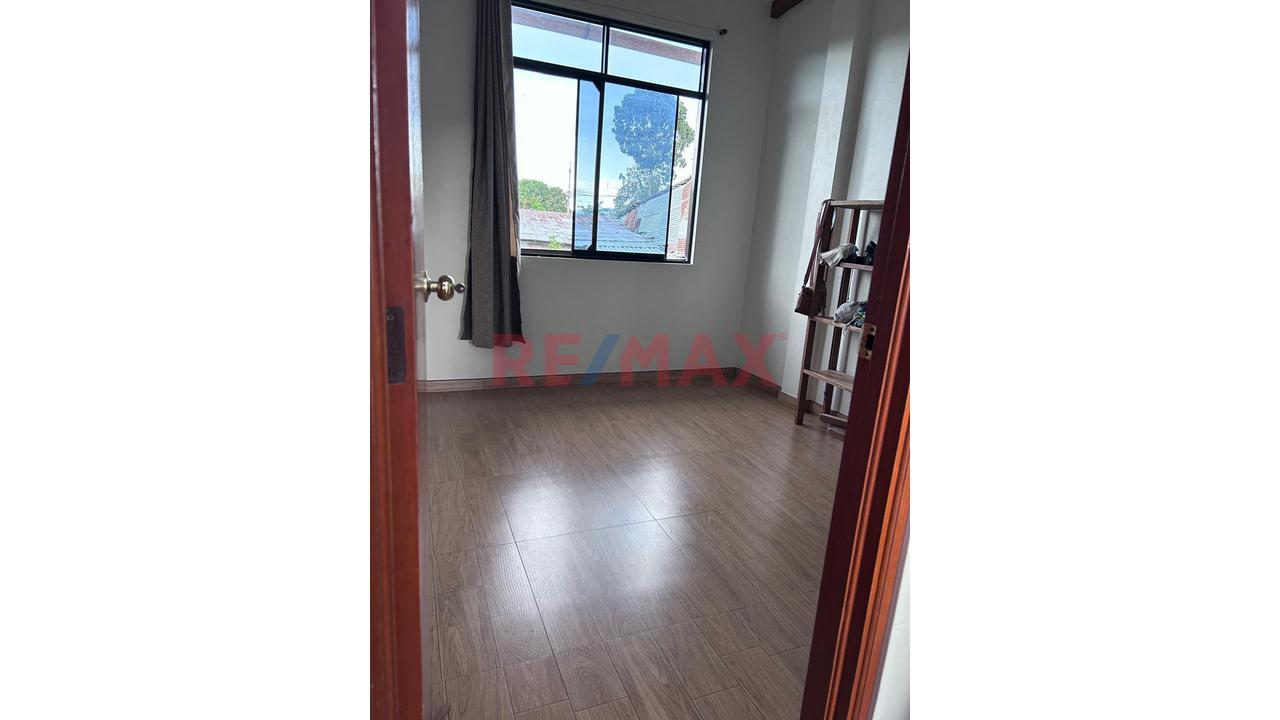 Casa En Venta Amplia, Moderna 5 Dormitorios Amplios 3 Baños Area 300M2 2 Cocheras - 5