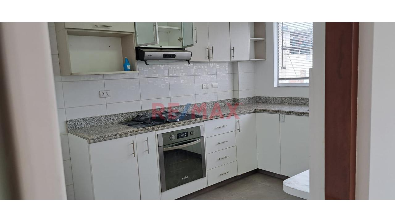 Vendo Lindo Depa 3 Dormitorios Con Balcón Y Aires – San Miguel — foto 3