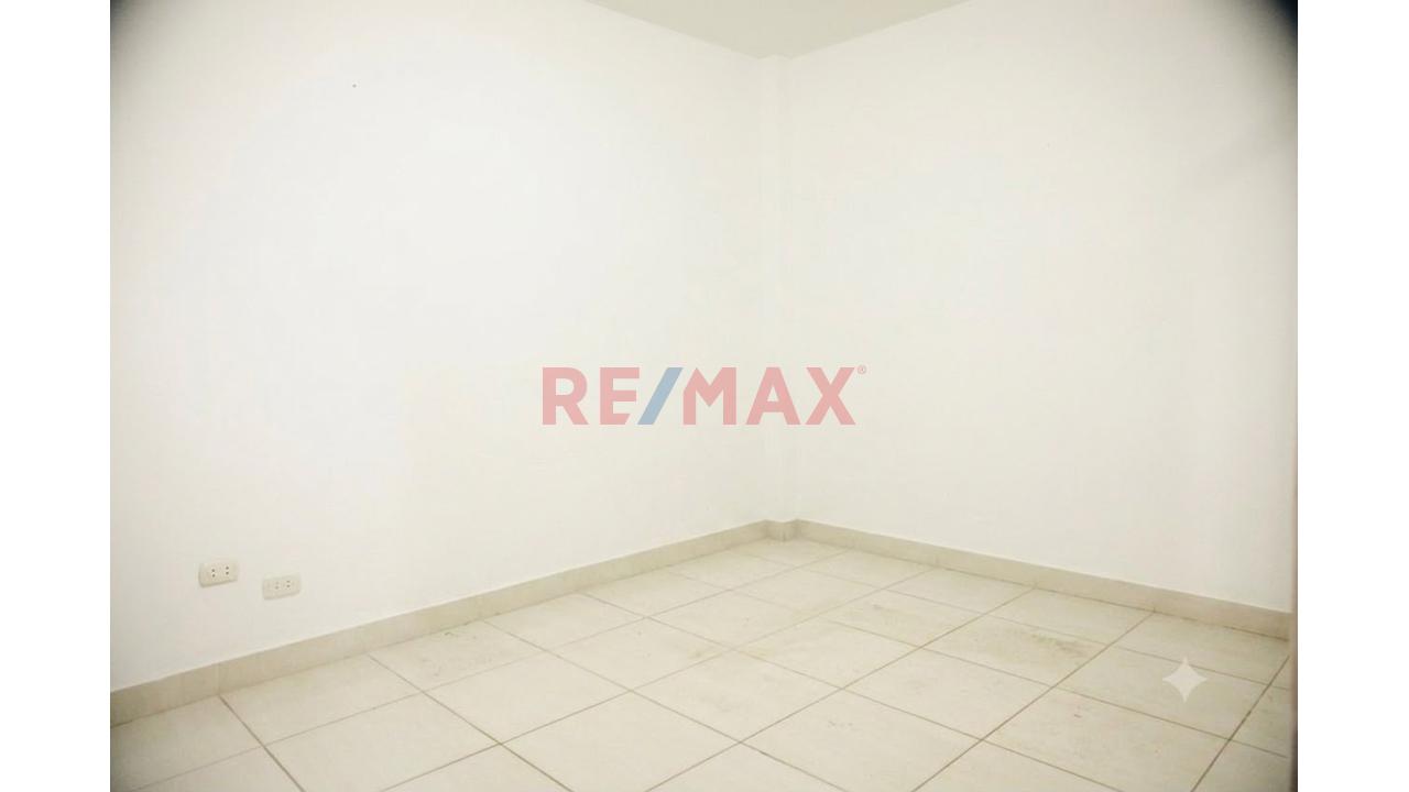 Casa De 3 Pisos En Venta Urb. Rosa De America I - 9
