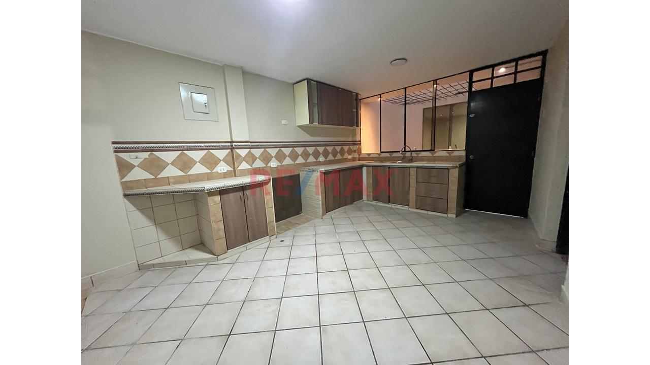 Oportunidad En Surco $141,000  : Departamento En Primer Piso Frente A Parque — foto 6