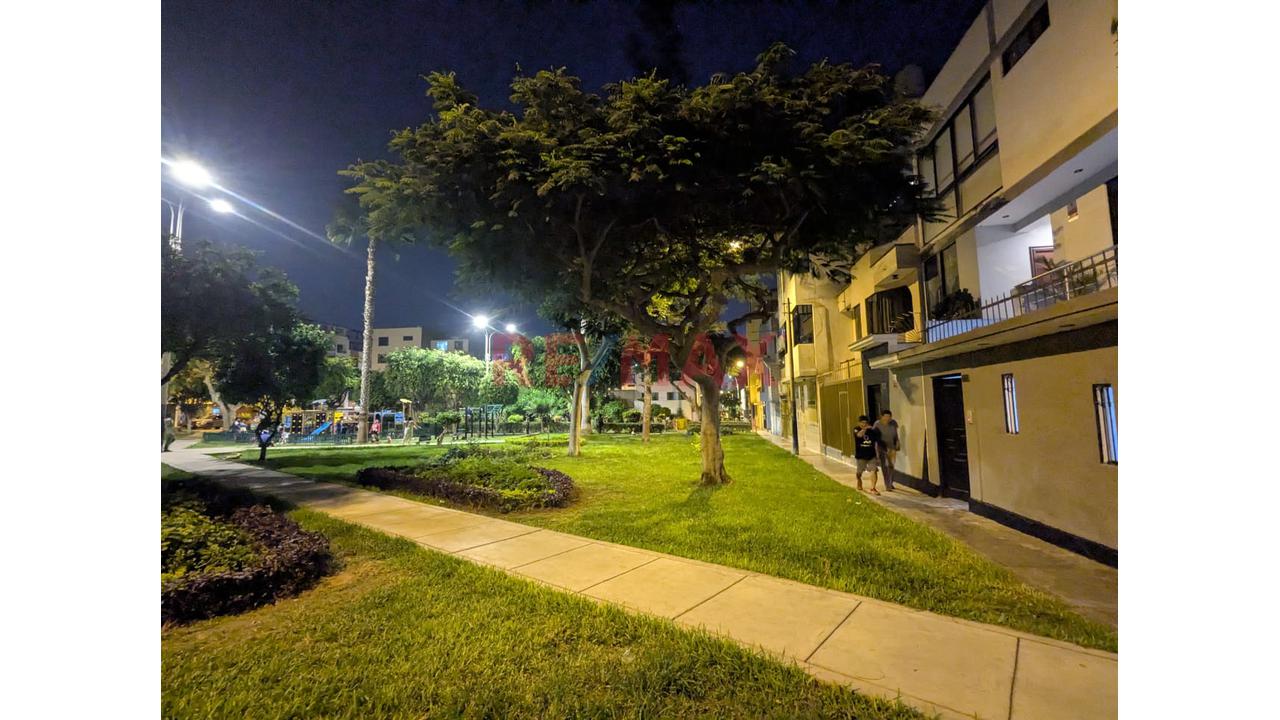 Oportunidad En Surco $141,000  : Departamento En Primer Piso Frente A Parque — foto 2