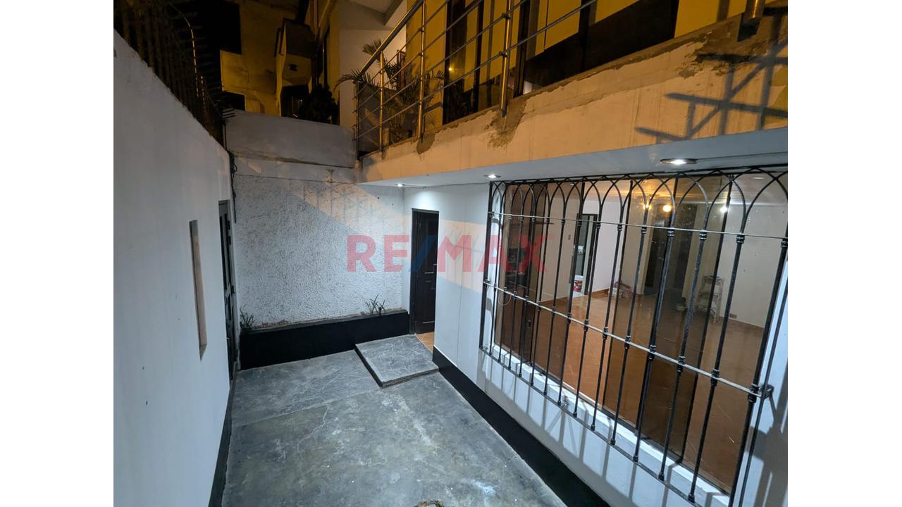 Oportunidad En Surco $141,000  : Departamento En Primer Piso Frente A Parque — foto 10
