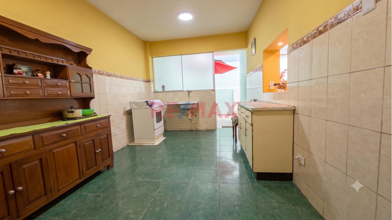 ¡Inversión Estratégica En Zárate! Casa Comercial Con Rentabilidad Inmediata En Av. Gran Chimú — foto 11