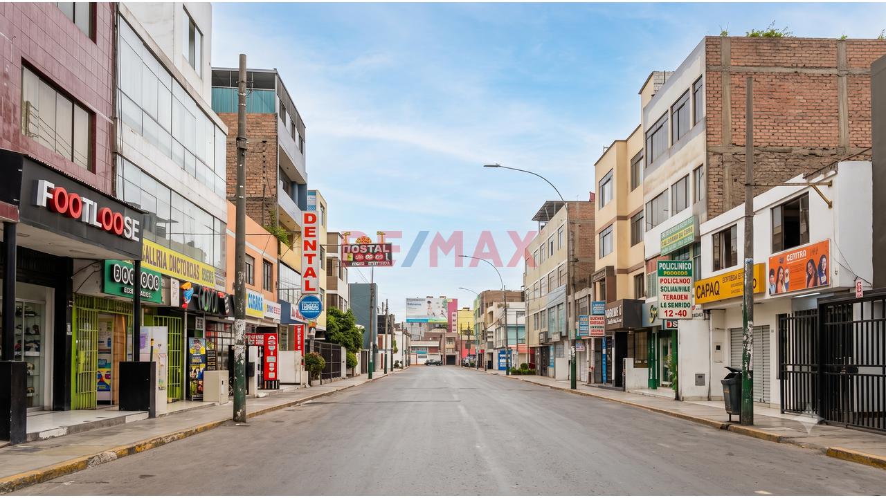 ¡Inversión Estratégica En Zárate! Casa Comercial Con Rentabilidad Inmediata En Av. Gran Chimú — foto 5