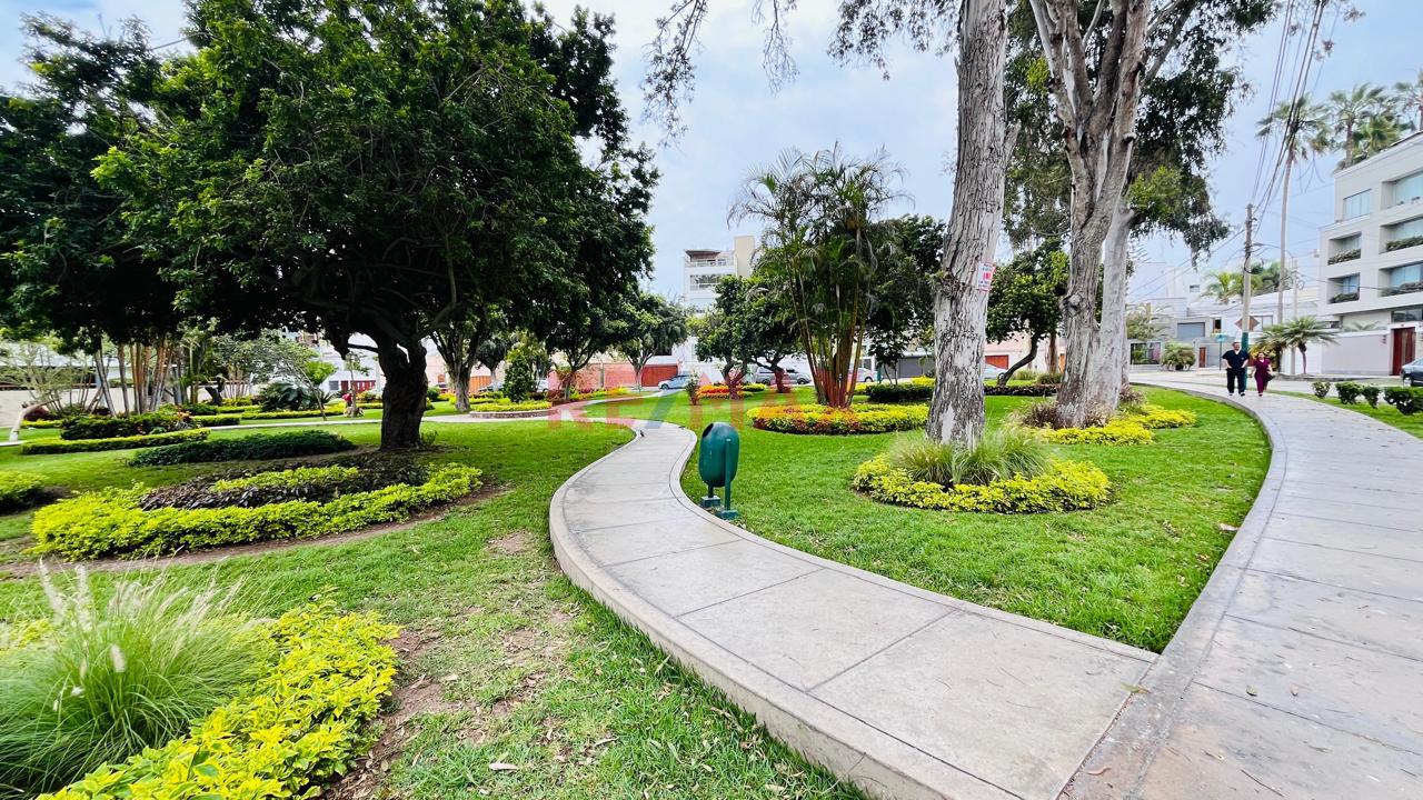 Vive Frente A Parque Los Jazmines En Surco — foto 2
