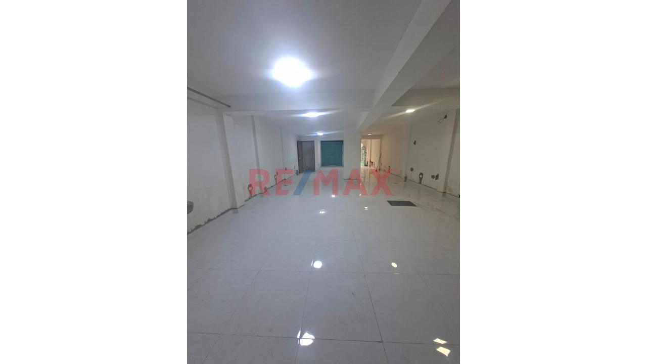 Se Alquila Local Comercial En Excelente Ubicacion.. Plena Avenida Comercial Primer Piso - 3