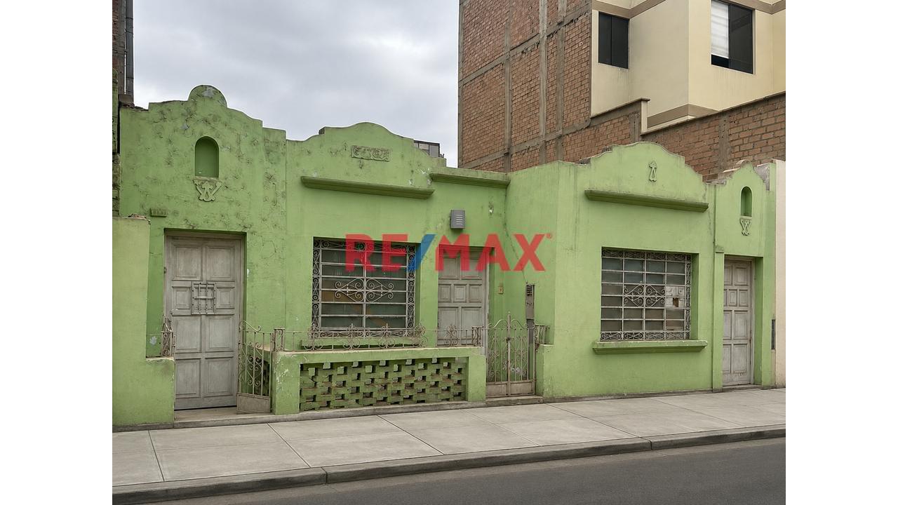 Terreno A Pocos Pasos De La Plaza De Surco Pueblo