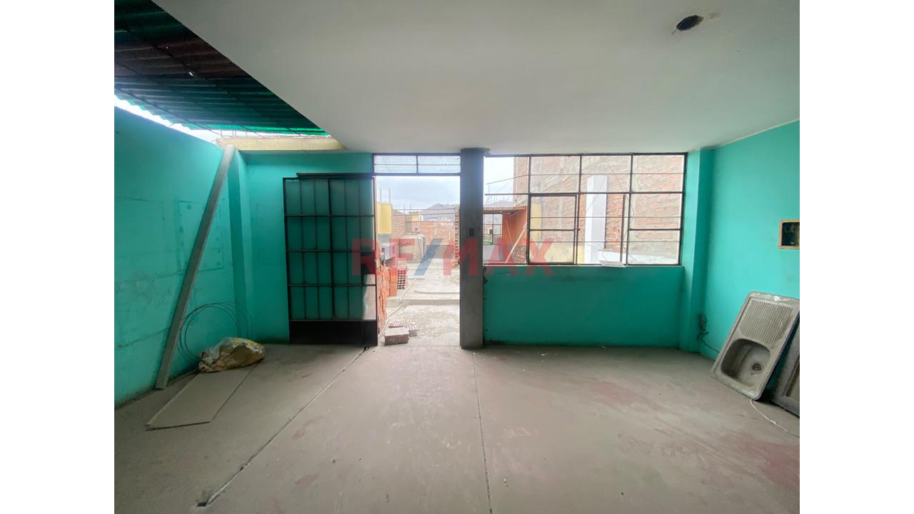 Atencion Inversionista Local De  4 Pisos En Alquiler Tomas Valle Con Universitaria — foto 8