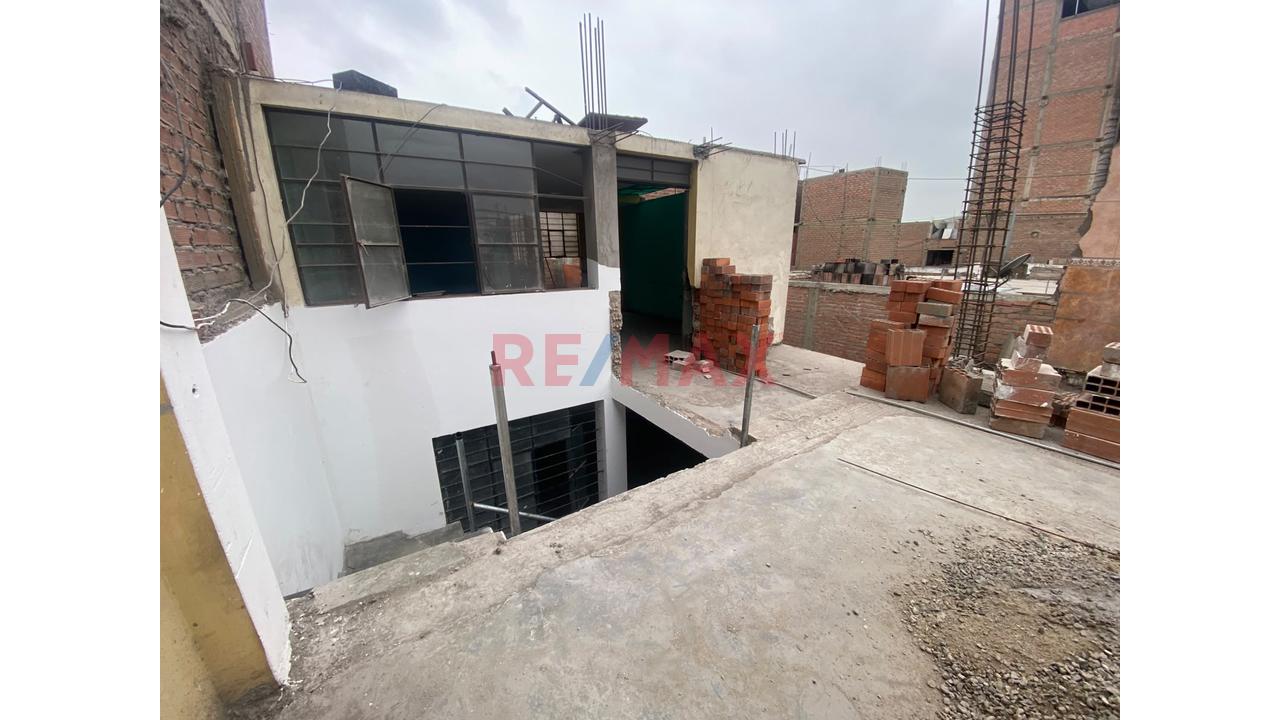 Atencion Inversionista Local De  4 Pisos En Alquiler Tomas Valle Con Universitaria — foto 10