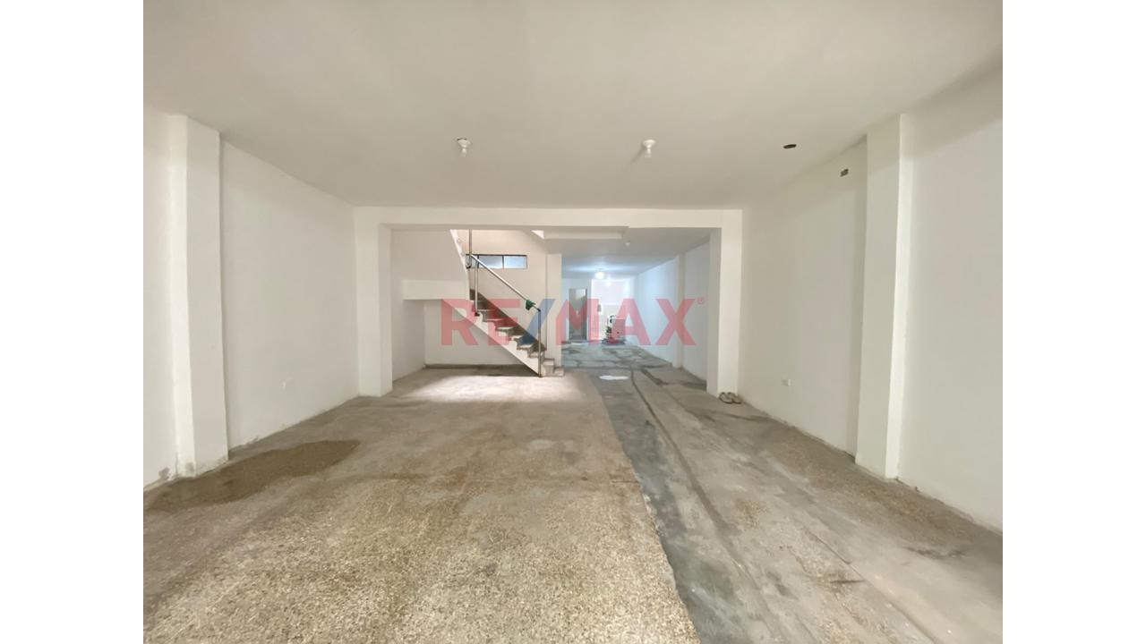 Atencion Inversionista Local De  4 Pisos En Alquiler Tomas Valle Con Universitaria — foto 14