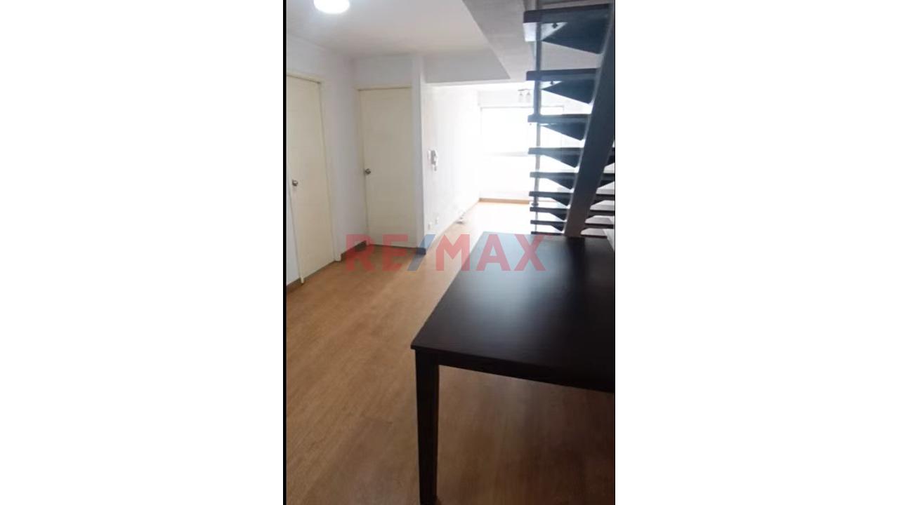 Alquiler De  Departamento Duplex Con Cochera - San Miguel - 4