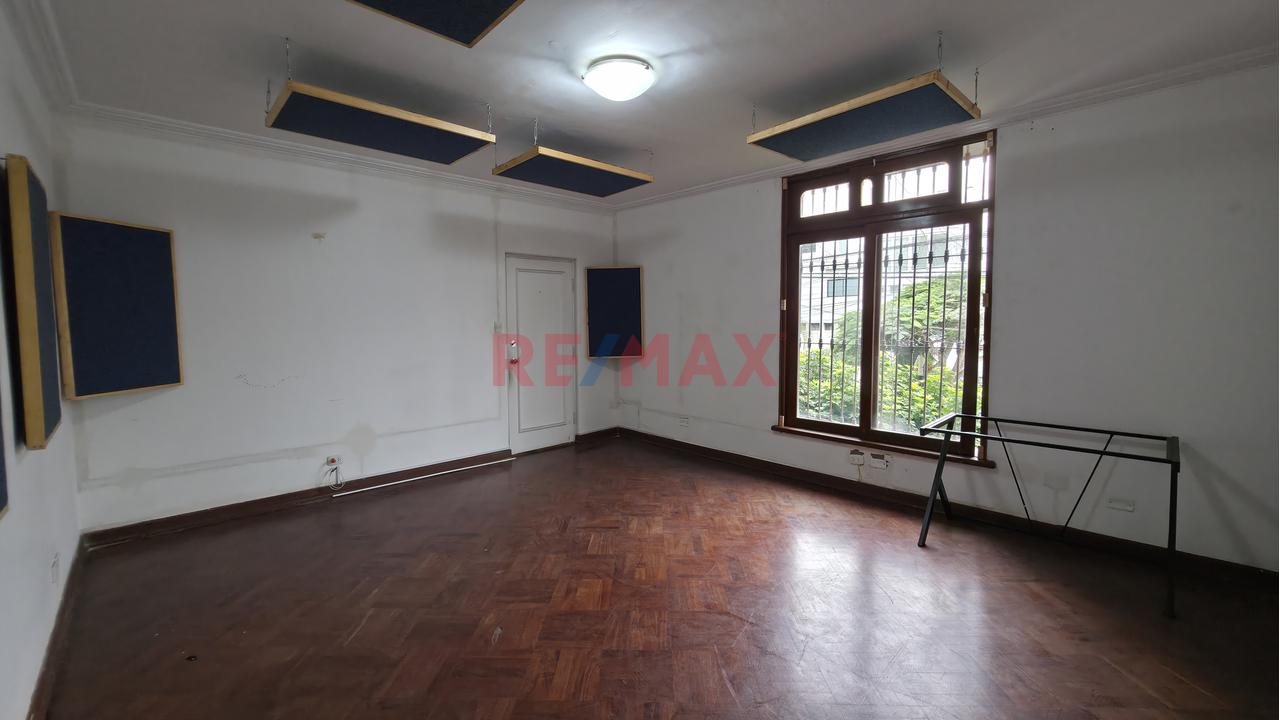 Venta Casa En Esquina Frente A Parque | 582 M² | Ideal Sede Corporativa | San Isidro - 18