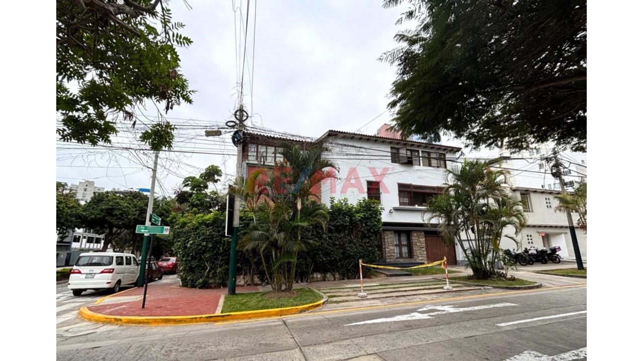 Venta Casa En Esquina Frente A Parque | 582 M² | Ideal Sede Corporativa | San Isidro - 3