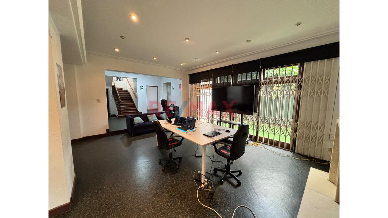 Venta Casa En Esquina Frente A Parque | 582 M² | Ideal Sede Corporativa | San Isidro - 10