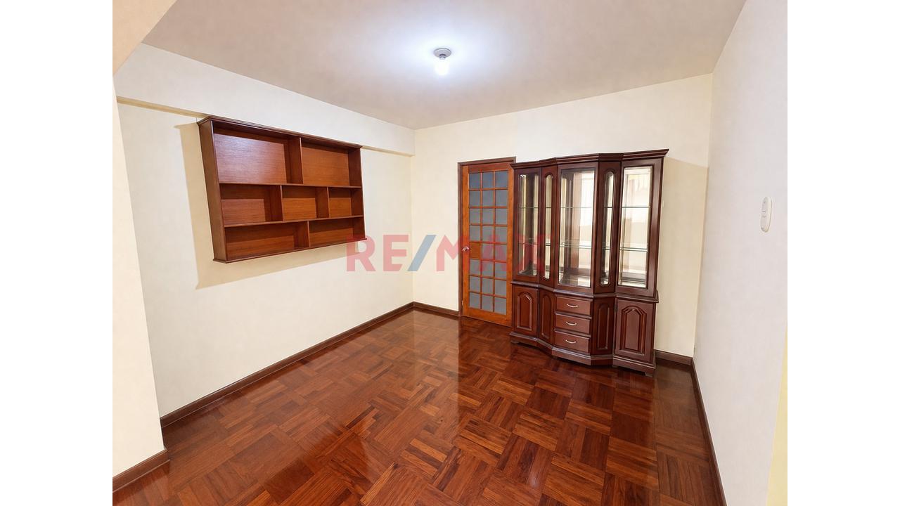 Departamento De 98 M² En Jesús María | A Pasos Del Campo De Marte — foto 2