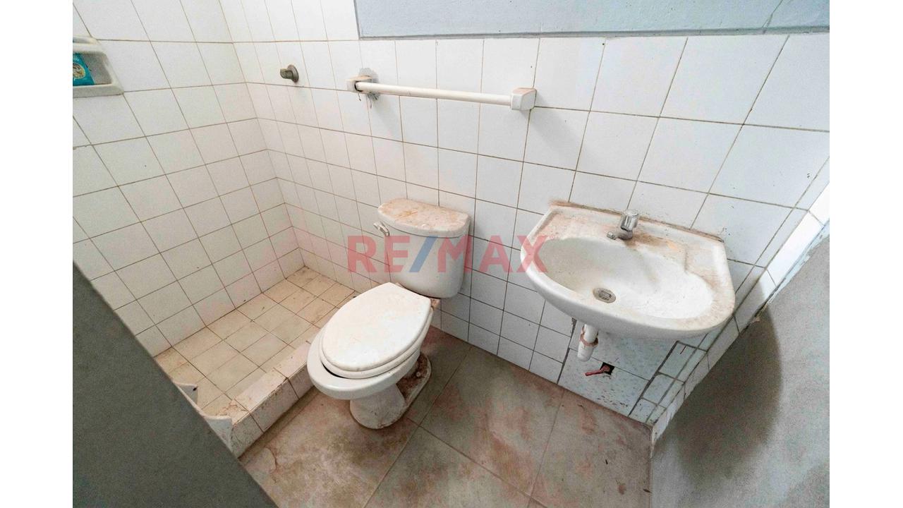 "🏠 Se Vende Casa Como Inversion Frente A Parque  En San Juan De Miraflores 🏠 — foto 5