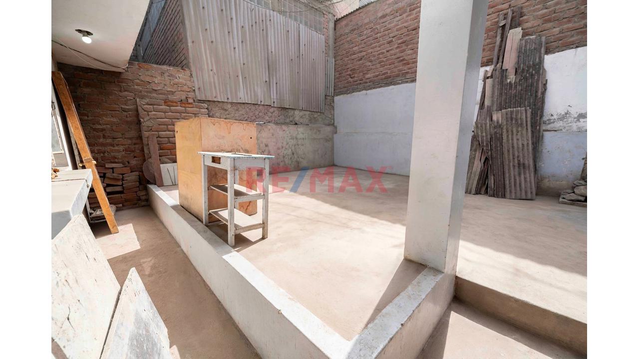 "🏠 Se Vende Casa Como Inversion Frente A Parque  En San Juan De Miraflores 🏠 — foto 7