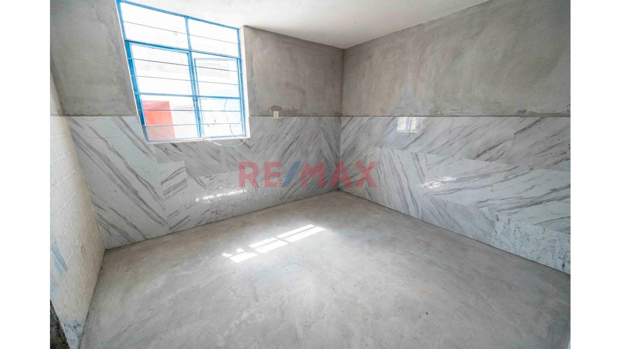 "🏠 Se Vende Casa Como Inversion Frente A Parque  En San Juan De Miraflores 🏠 — foto 4