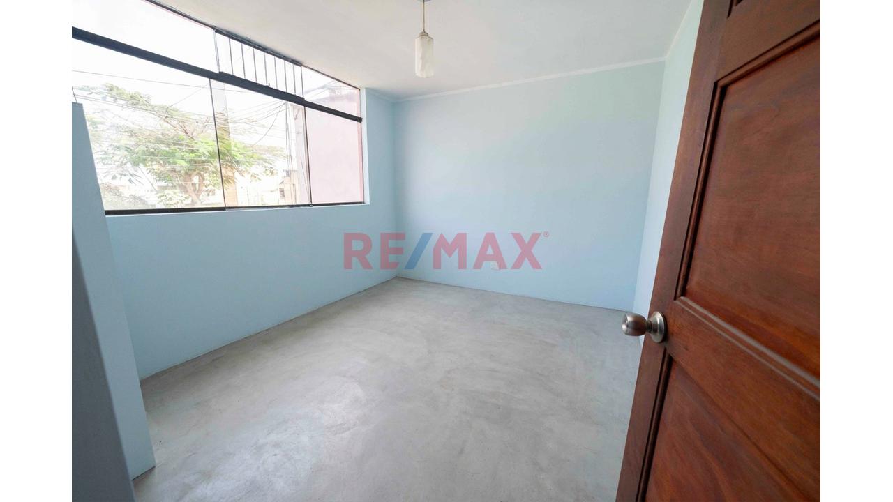 "🏠 Se Vende Casa Como Inversion Frente A Parque  En San Juan De Miraflores 🏠 — foto 15