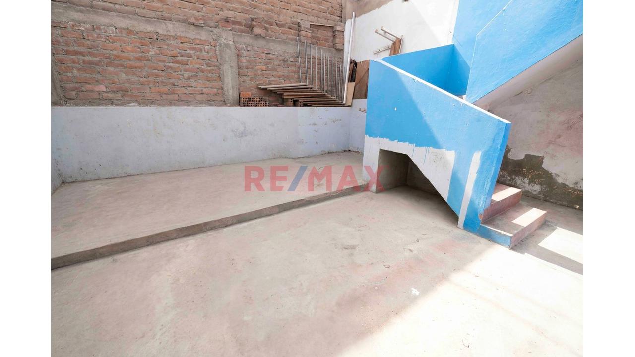 "🏠 Se Vende Casa Como Inversion Frente A Parque  En San Juan De Miraflores 🏠 — foto 8
