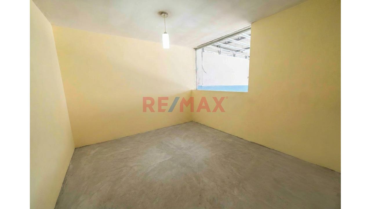 "🏠 Se Vende Casa Como Inversion Frente A Parque En San Juan De Miraflores 🏠 - 16