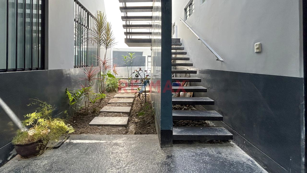 Local Comercial En Venta En Av Javier Prado Y Av La Molina - 8