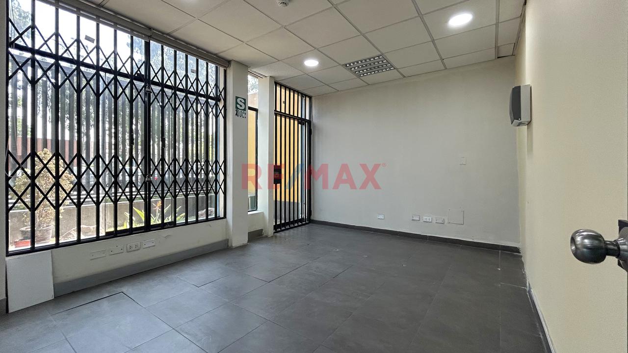 Local Comercial En Venta En Av Javier Prado Y Av La Molina - 4