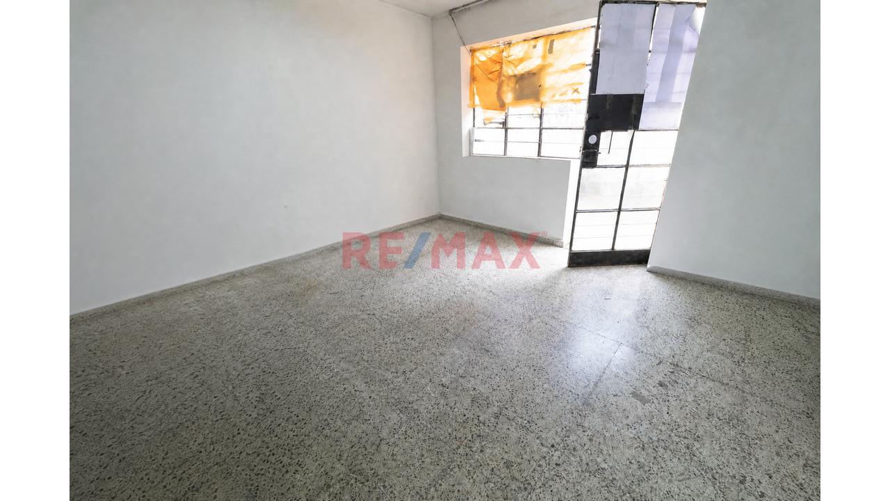 🏡 ¡Se Vende Amplia Casa Con Excelente Ubicación En San Juan De Miraflores! — foto 14