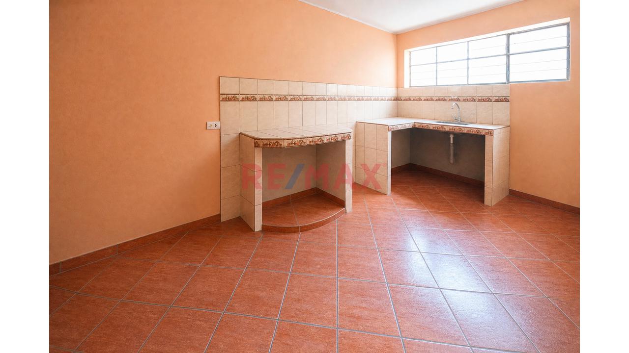 🏡 ¡Se Vende Amplia Casa Con Excelente Ubicación En San Juan De Miraflores! — foto 11