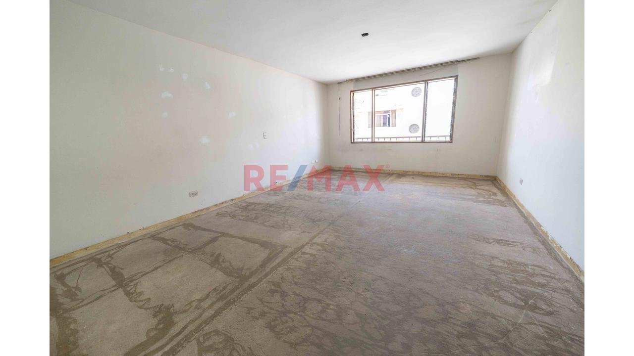 🏡 ¡Se Vende Amplia Casa Con Excelente Ubicación En San Juan De Miraflores! — foto 4