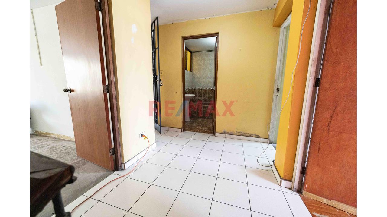 🏡 ¡Se Vende Amplia Casa Con Excelente Ubicación En San Juan De Miraflores! — foto 3