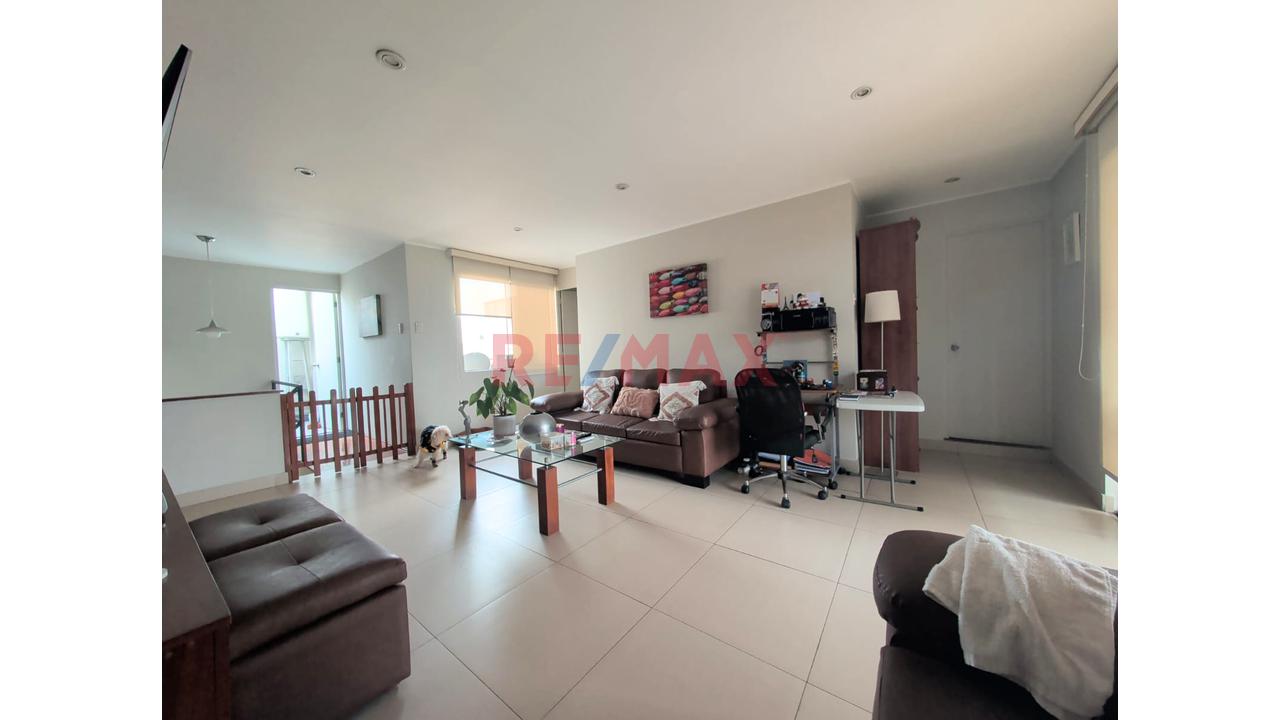 Duplex En Venta 212 M2 En Urb Higuereta - Surco — foto 7