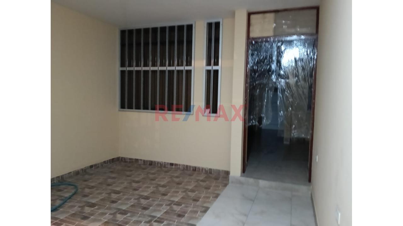 Moderna Casa En Venta En Santa Maria Ii Etapa - Carabayllo — foto 2
