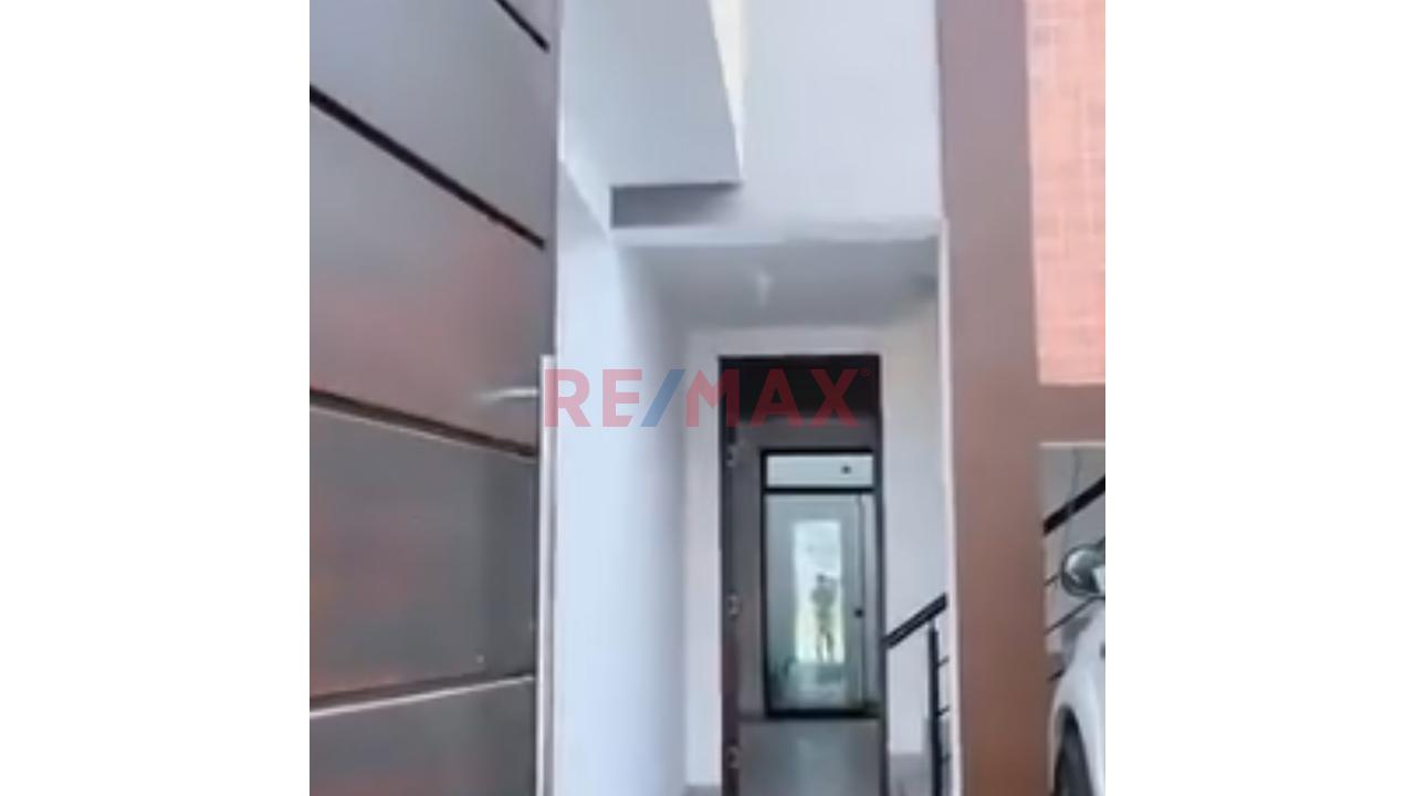 Estacionamiento Nro 01 Para El Edificio De La Urb. Alameda Country Club - 2