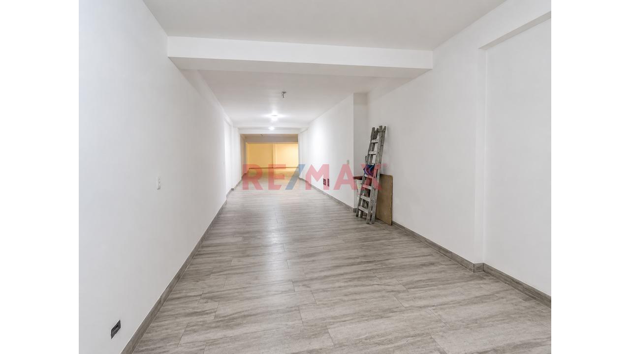 Alquilo Estratégico Local Comercial En 1Er Piso: 279 M² Con Zonificación Cm Y Alta Exposición - 14