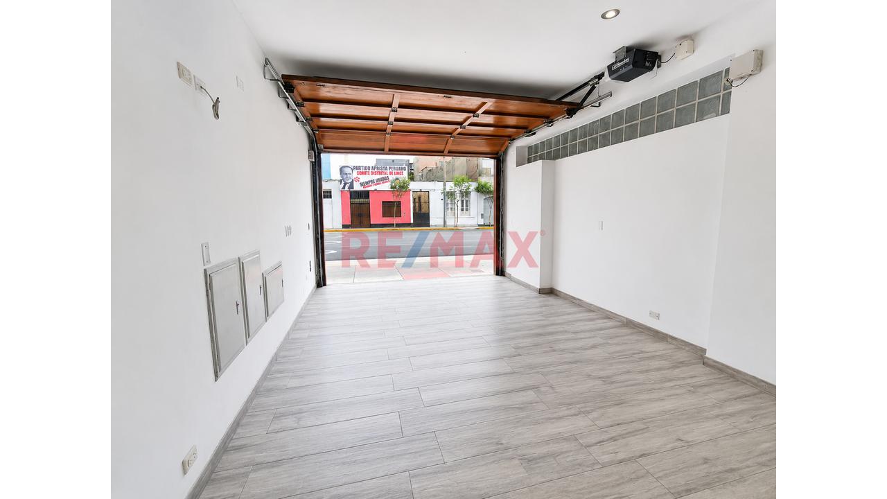 Alquilo Estratégico Local Comercial En 1Er Piso: 279 M² Con Zonificación Cm Y Alta Exposición - 9