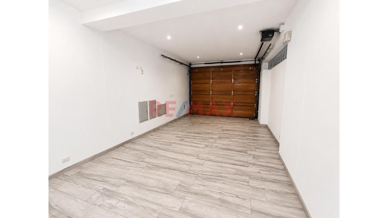 Alquilo Estratégico Local Comercial En 1Er Piso: 279 M² Con Zonificación Cm Y Alta Exposición - 18