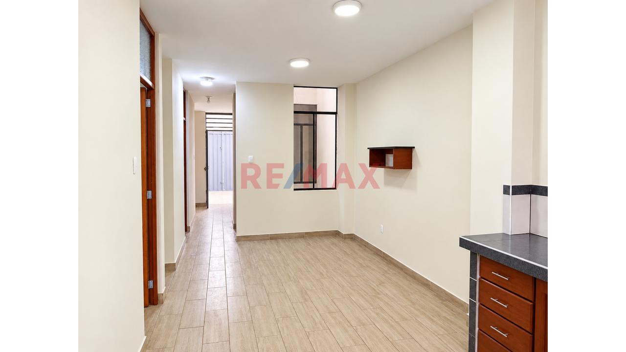 Casa De 4 Pisos En Cañete - 2